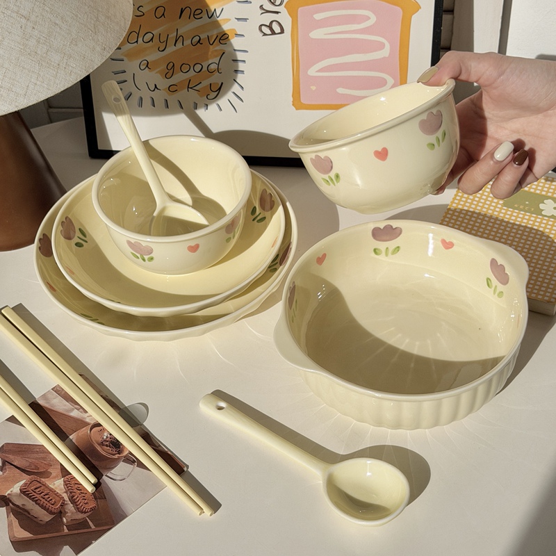Cream Tulip Ceramic Tableware Set for Home Use, High-Quality, Simple Design, ins Underglaze Color Rice Bowls and Plates Cream Tulip Ceramic Tableware Set for Home Use, High-Quality, Simple Design, ins Underglaze Color Rice Bowls and Plates
