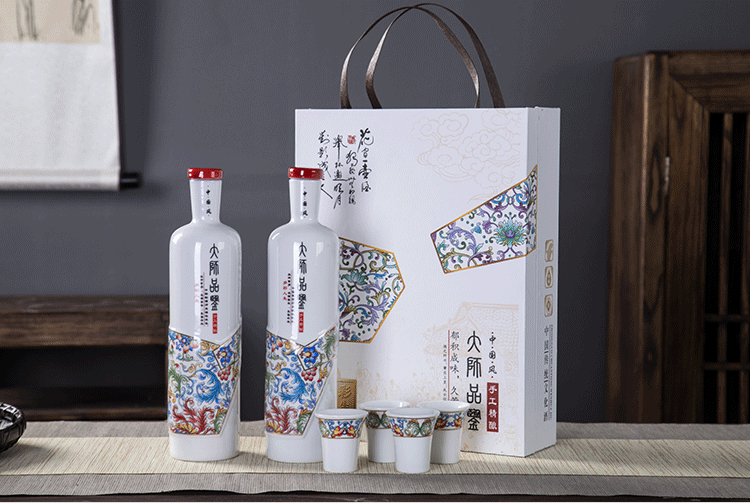 An empty bottle wine suits for of jingdezhen ceramics household sealing glass flagon of new Chinese style gifts gift boxes