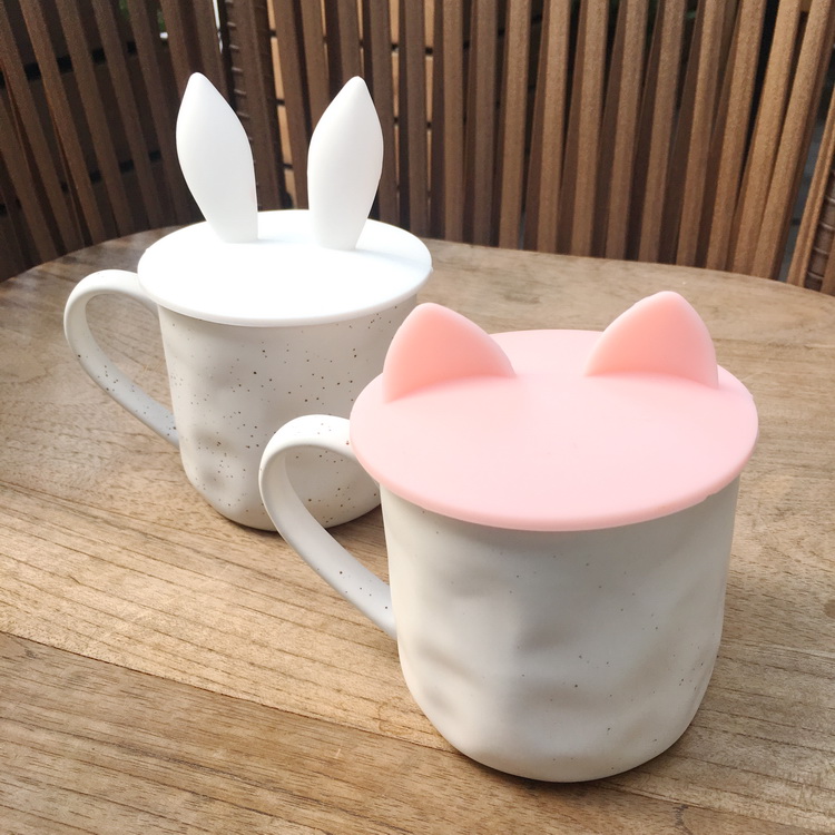 There are cats, soft cute cat ears, rabbits, long ears, silicone cup lids, food grade anti-fall three-dimensional candy color universal lids