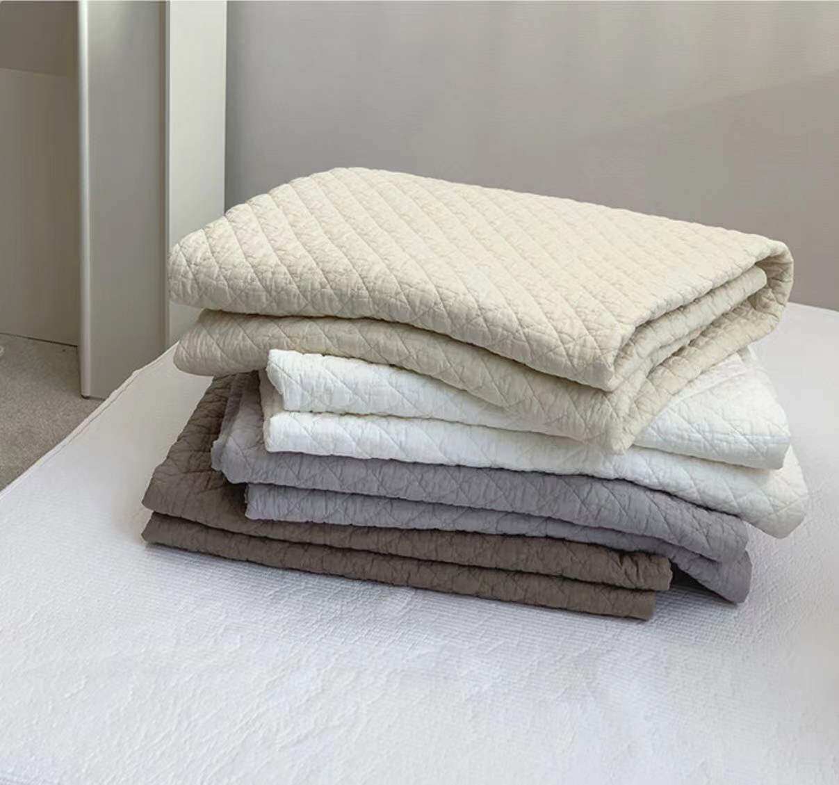 South Korea 80 high density pure cotton covered dual-use anti-mite quilted bed cover closed eye entry A13