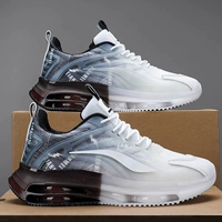 Спортивный черно -белый