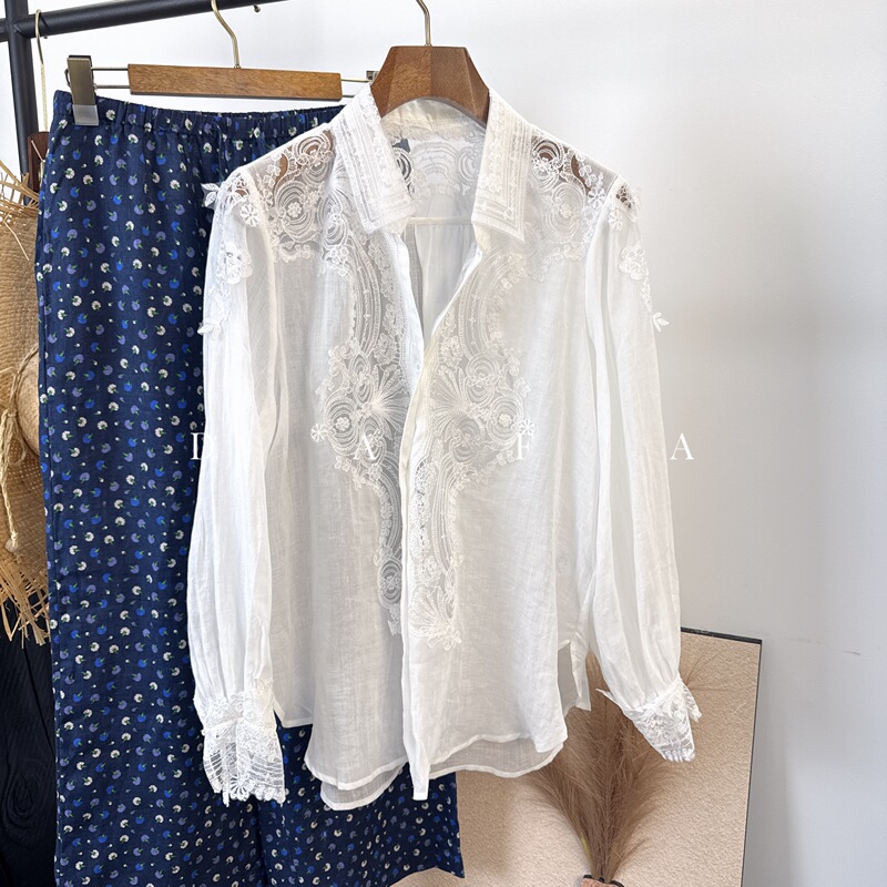 High-End French Court-Style Ramie Shirt with Intricate Lace Embroidery, Hollowed-Out Lapel, Long-Sleeved White Shirt Top