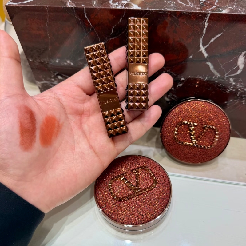 In-Stock Valentino 26 Autumn Chocolate Limited Edition Lipstick Cushion 106A 141A Ln2 In-Stock Valentino 26 Autumn Chocolate Limited Edition Lipstick Cushion 106A 141A Ln2