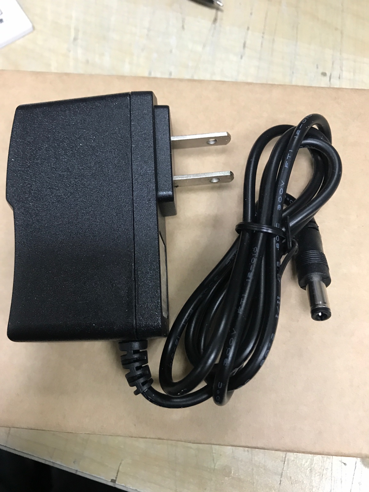 Universal 61-key golden age GA6104 61096112 6119 electronic organ DC9V power cord adapter