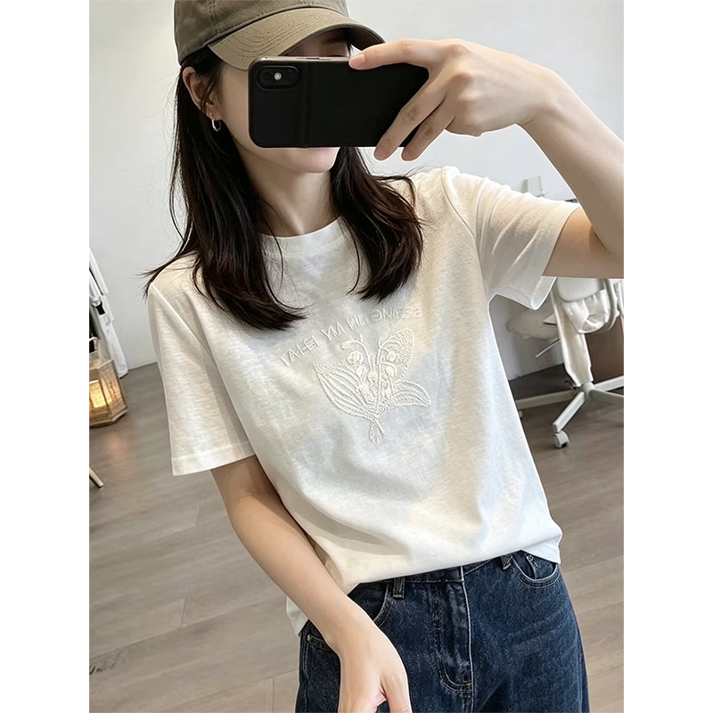 Embroidered Floral White Round-Neck Short-Sleeve T-Shirt for Women, Summer Korean Style, Simple Loose Casual Top Embroidered Floral White Round-Neck Short-Sleeve T-Shirt for Women, Summer Korean Style, Simple Loose Casual Top
