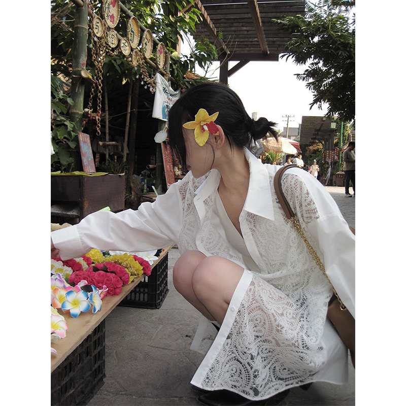 Plus Size 150kg Lace Patchwork Hollow-Out White Long-Sleeve Shirt for Women, Spring and Summer Sun Protection Jacket Top 2