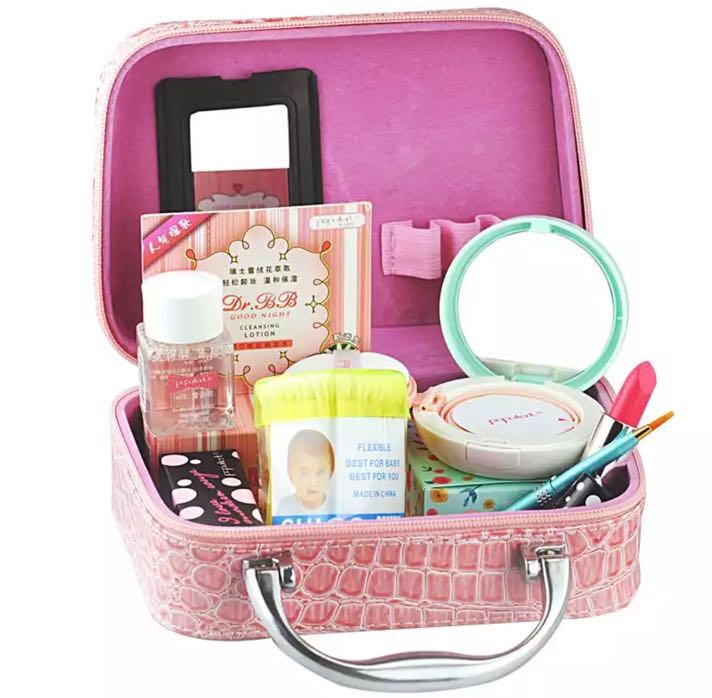 Sản phẩm đặc biệt có giới hạn thời gian Boer muốn bộ quà tặng KISS 靓 set gồm 6 (bộ mỹ phẩm trang điểm cho người mới bắt đầu) chì kẻ mắt innisfree