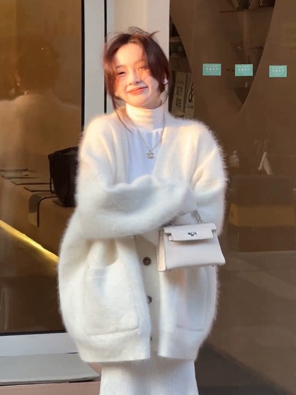 Korean Style Mink Velvet Cardigan for Women, New Spring and Autumn Style, Lazy Style, Soft and Thick Sweater, Mid-Length Loose Knitted Jacket Korean Style Mink Velvet Cardigan for Women, New Spring and Autumn Style, Lazy Style, Soft and Thick Sweater, Mid-Length Loose Knitted Jacket