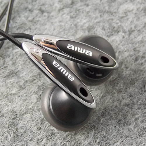 Female Poison Giant --- Japanese Jedi Love and Old Headset Stock Headphones Original Dress MP3 Old Headphones Collection Headphones