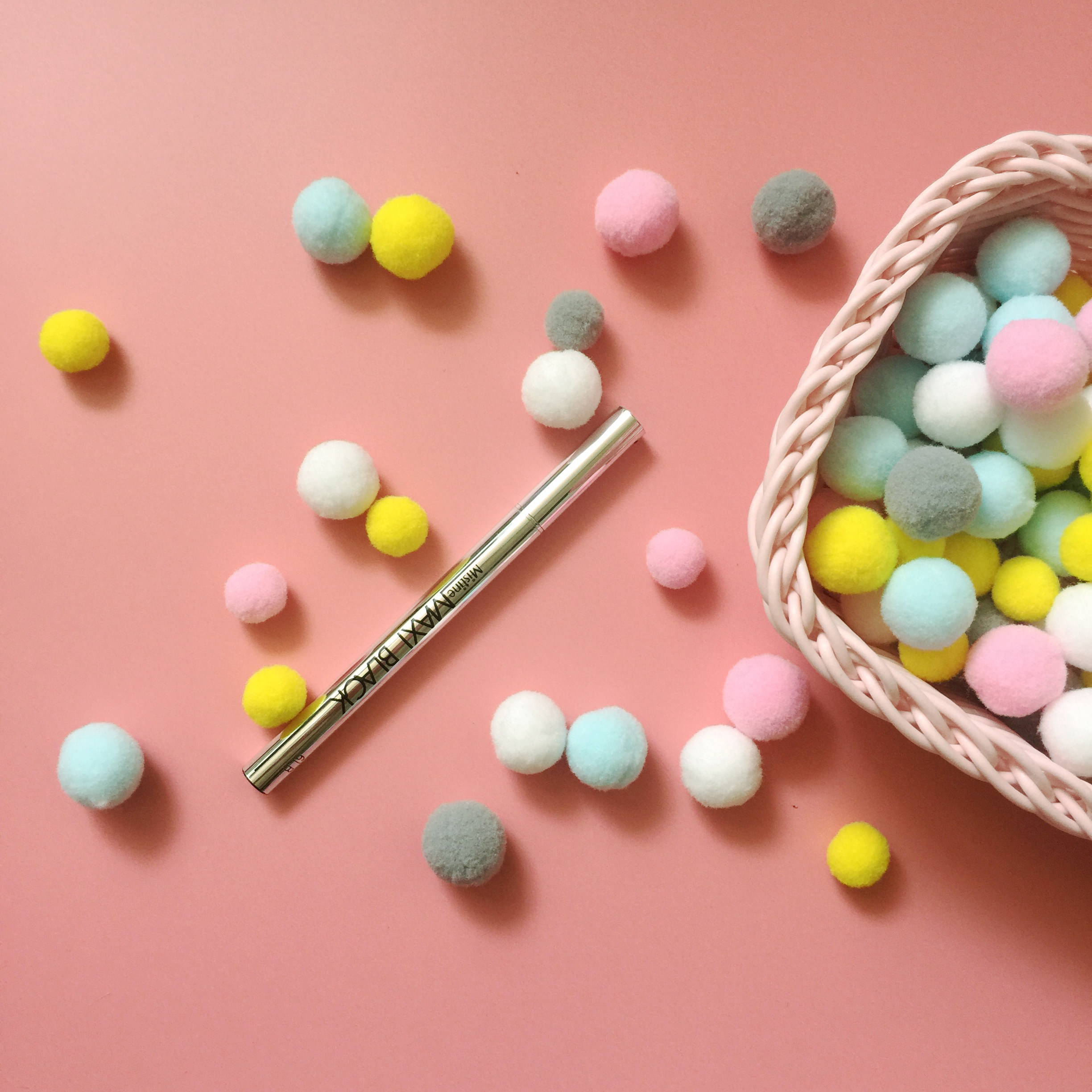 diy color plush ball mobile phone protective shell cosmetics children's clothing with accessories photo decoration props background decoration