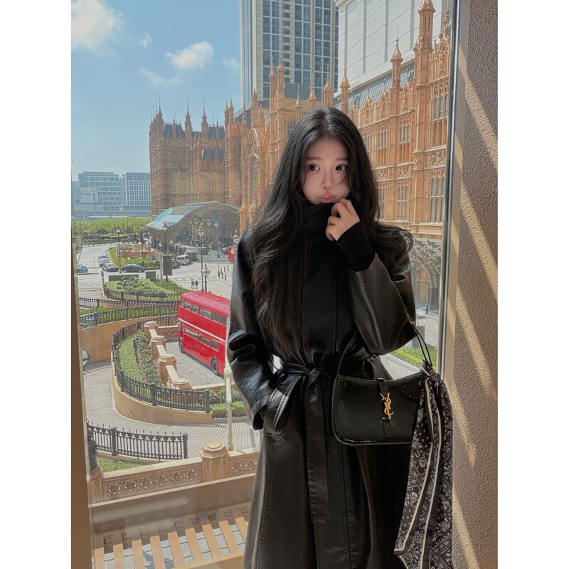 In Stock Thesuan Cool and Stylish Rose, the God of Autumn and Winter Atmosphere! Same Style Leather Jacket with Lace-Up Long Trench Coat for Homebodies In Stock Thesuan Cool and Stylish Rose, the God of Autumn and Winter Atmosphere! Same Style Leather Jacket with Lace-Up Long Trench Coat for Homebodies