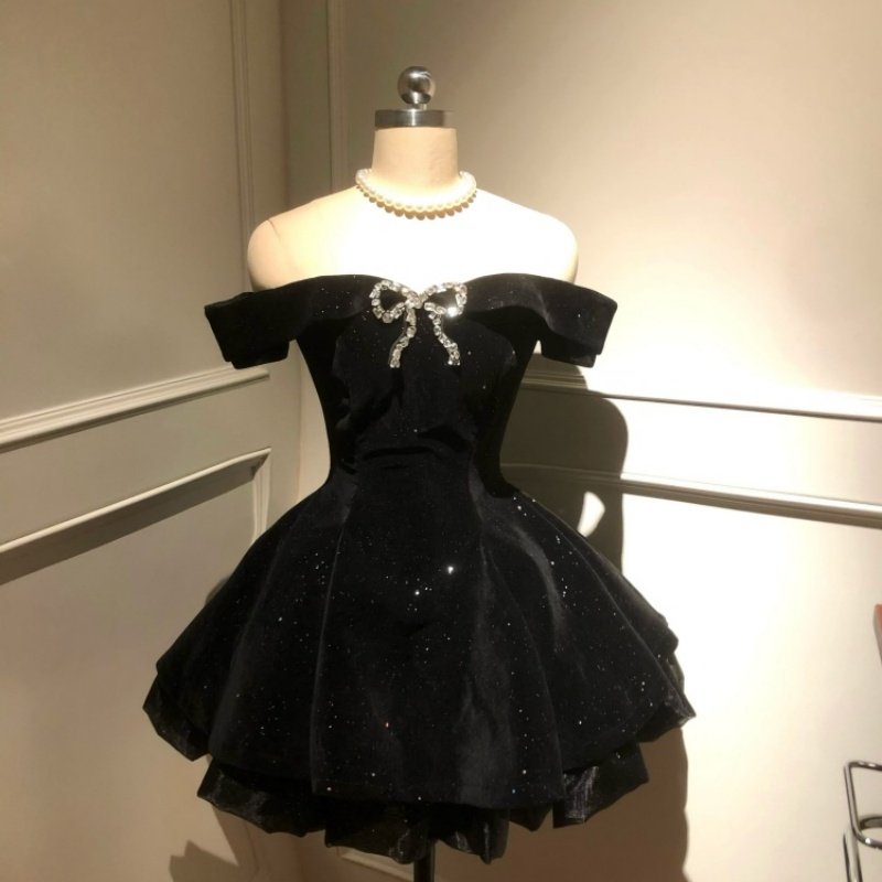 Birthday party dress, high-end light luxury niche princess puff dress, strapless one-shoulder velvet dress