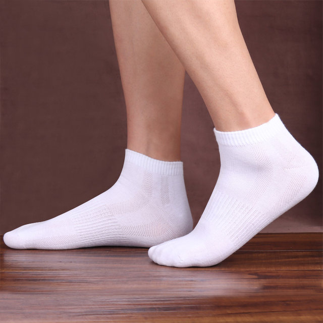 Men's cotton short-tube sports socks, thin cotton socks, non-stinky feet, spring, summer and autumn thin boat socks, black and white, gray solid color men's socks