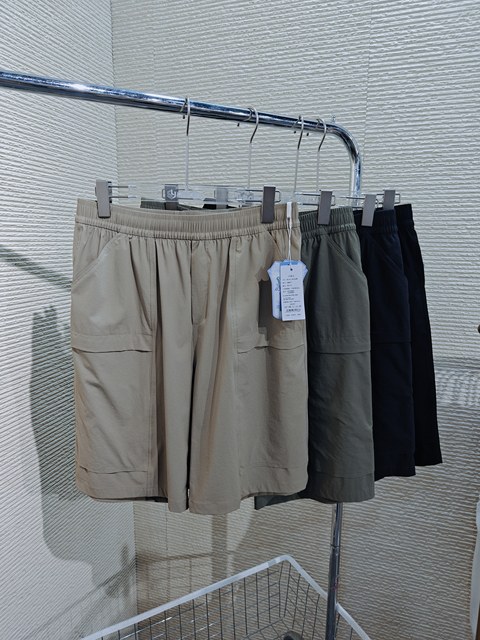 ຜູ້ຊາຍໂຊກດີປີ 2026 Ice Strike 0 Quick-drying Cargo Shorts Five-Point Casual Pants Outdoor Sports 693-1