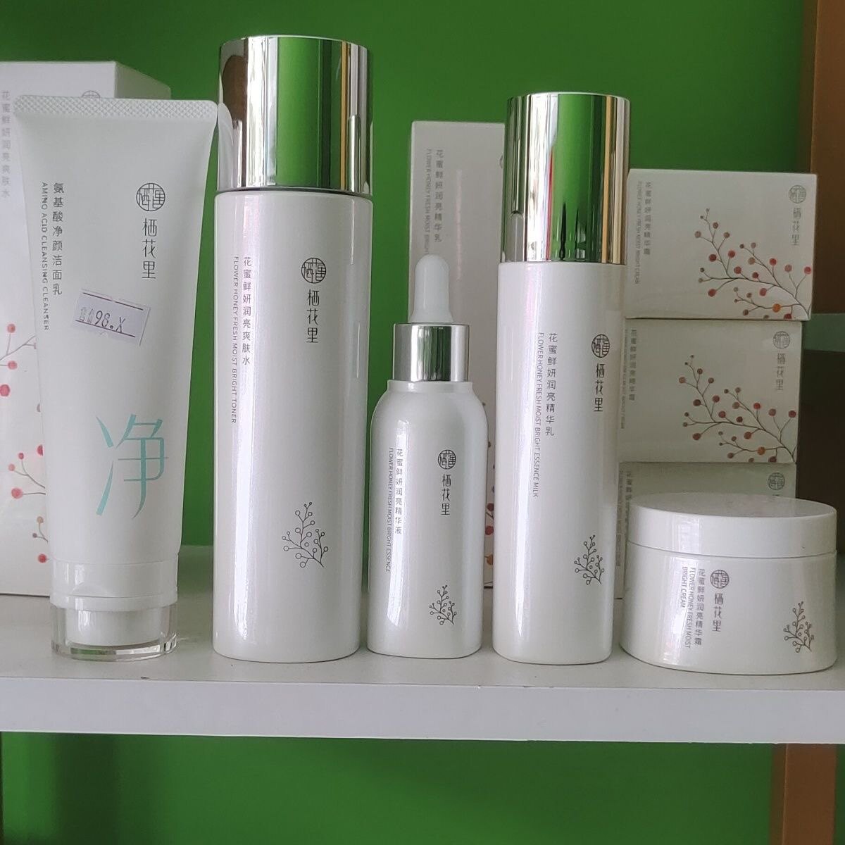 七花里ハニーブライトニングエッセンスクリーム、エッセンスリキッド、トナー、エッセンスローションセット - 保湿スキンケア製品