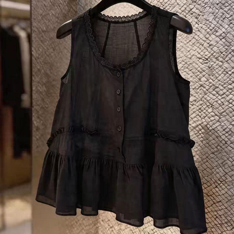 French Black Lace Trim Sleeveless Vest Shirt 2026 Summer Style Loose, Unique and Beautiful Belly-Covering Top French Black Lace Trim Sleeveless Vest Shirt 2026 Summer Style Loose, Unique and Beautiful Belly-Covering Top