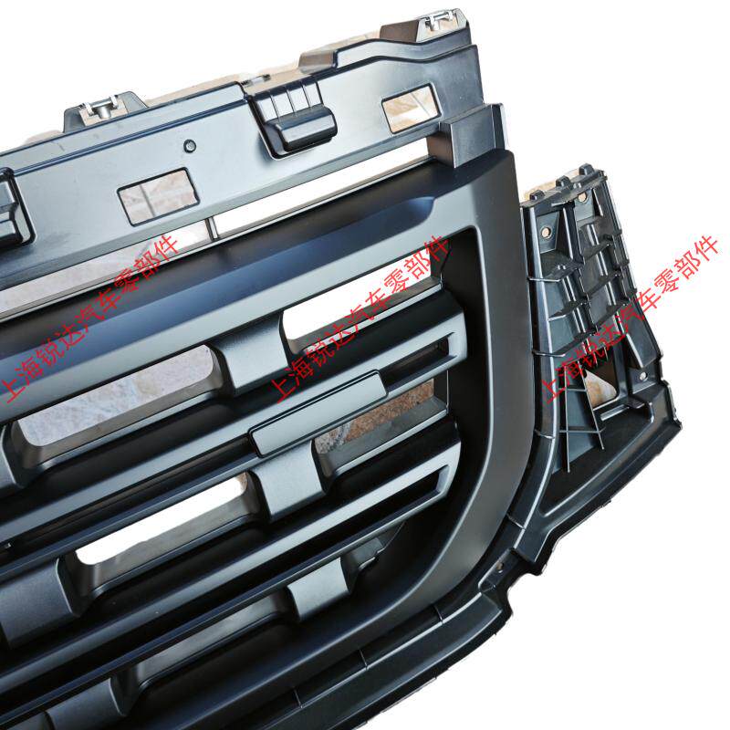 Решетка радиатора Ford Transit V348 Pro