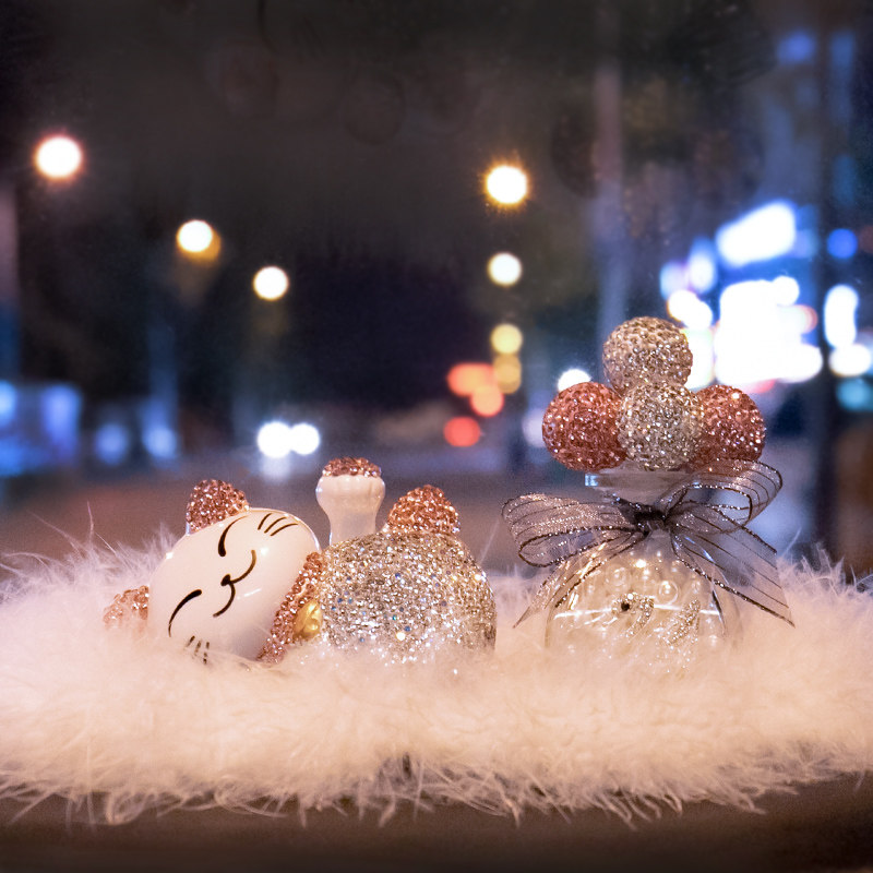 Car interior decoration decoration car perfume goddess high-grade aromatherapy light fragrance creative beautiful center console ins net red