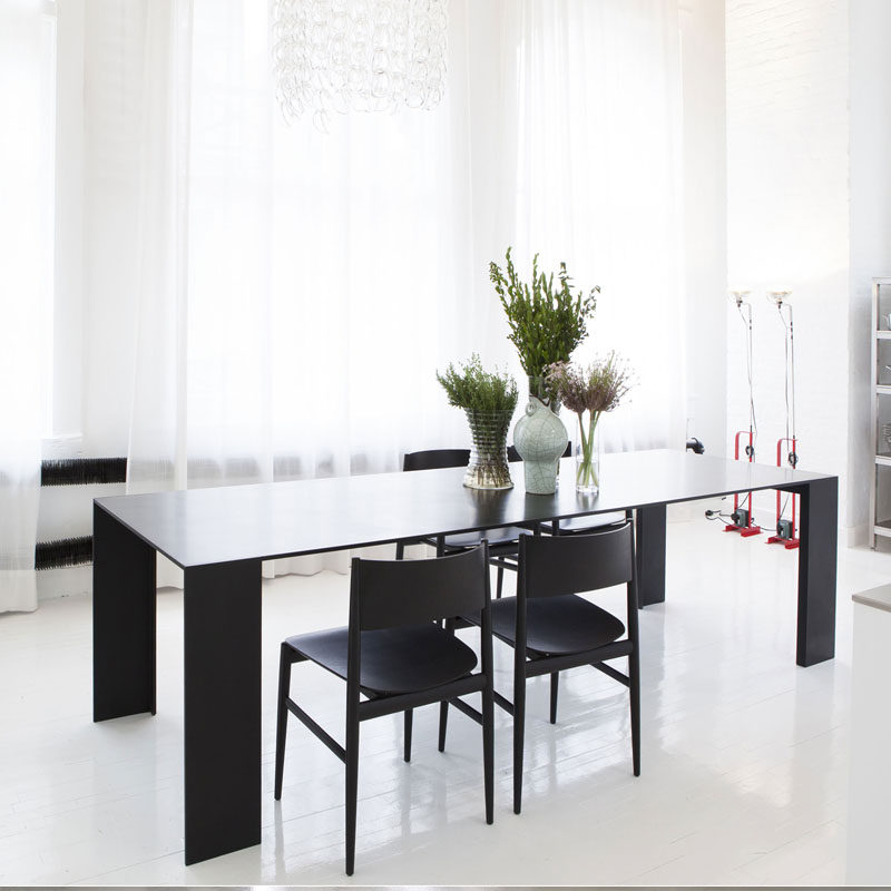 2025年大果紫檀国标红木餐桌选购全攻略：如何挑到精品整套双层圆形餐台