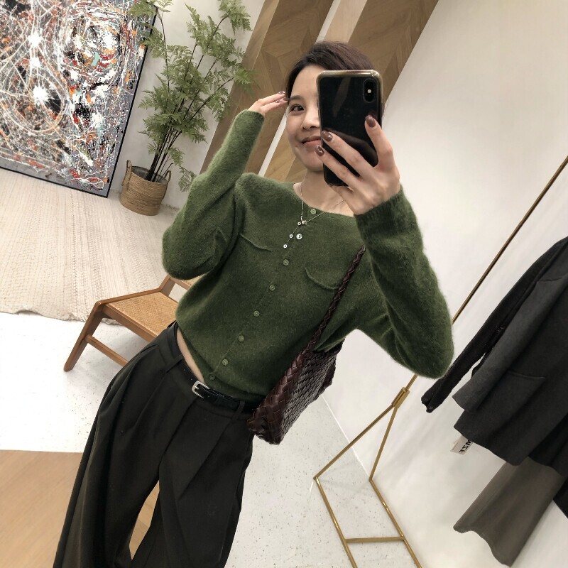 Korean-Style Seaweed Green'Autumn Luxury' Long-Sleeved Wool Fashion Slim-Fit Elegant 2026 New Button-Down Vintage Sweater