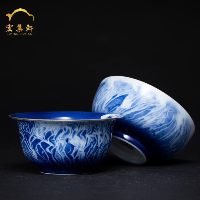 Jingdezhen kung fu tea cups master cup cup single cup sample tea cup hand - made paint snow blue and white porcelain cup