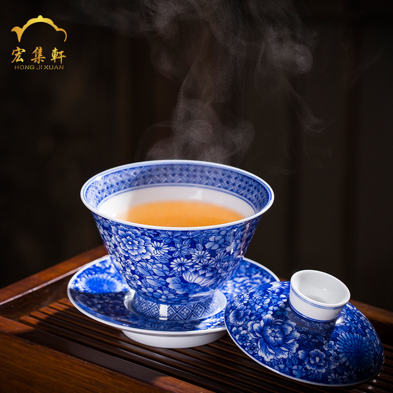 Tureen tea cups in a large bowl of jingdezhen ceramic hand - made flower is blue and white porcelain tea set tea three Tureen