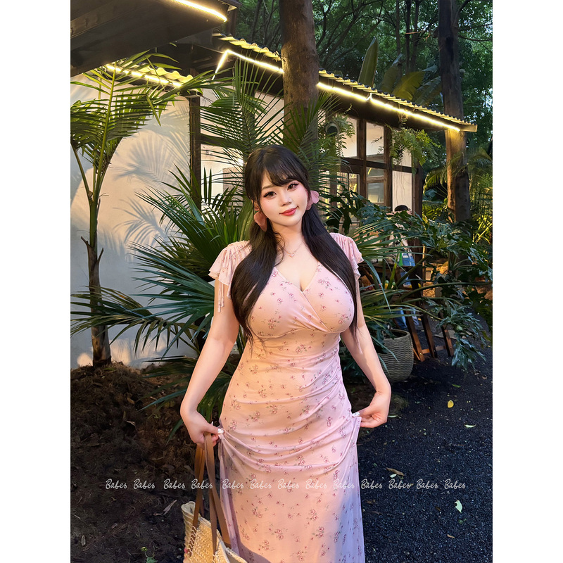 Babes【Unheard of Flower Name】Plus-Size Pure Pink Floral V-Neck Flutter-Sleeve Waist-Cinching Slimming Fairy Dress