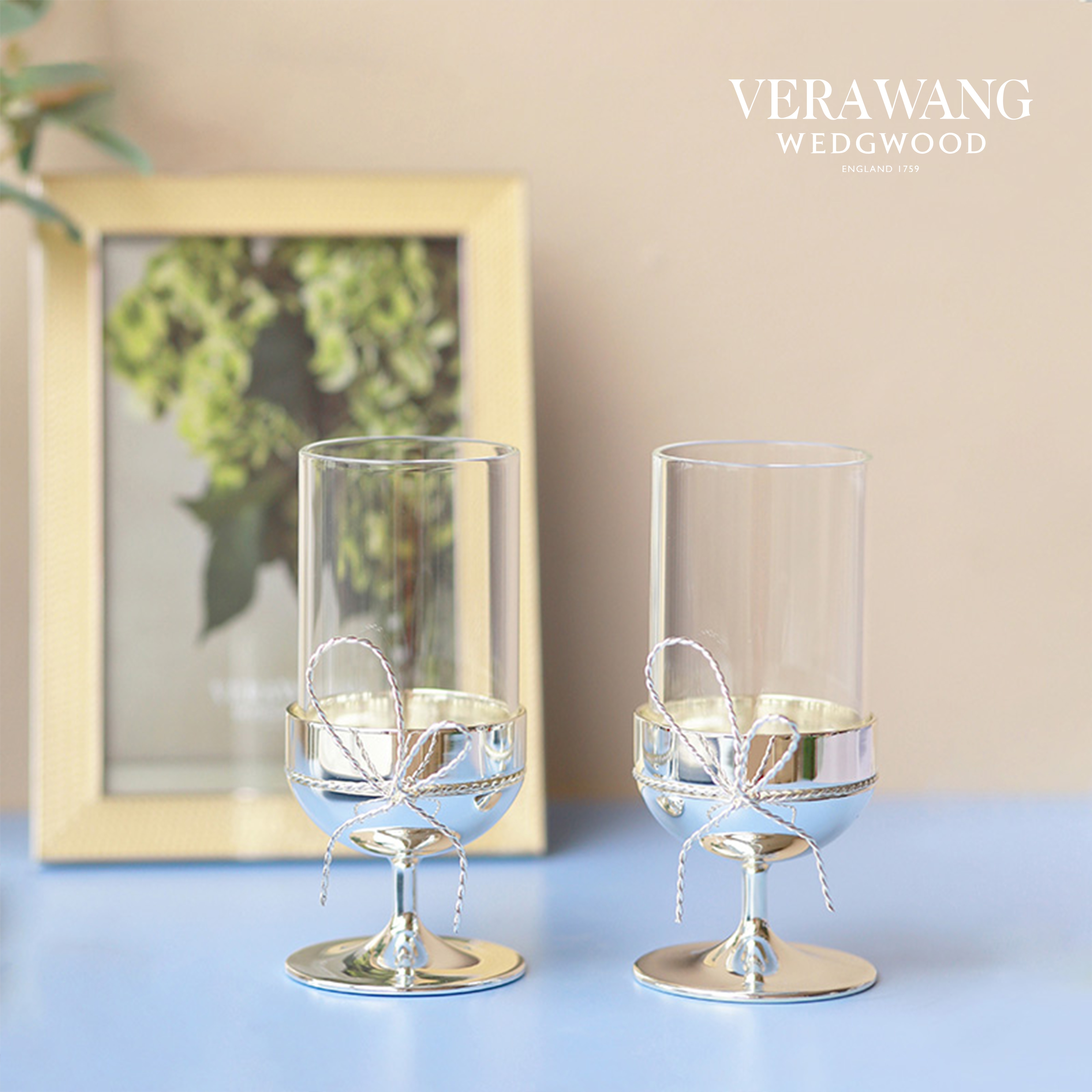 Wedgwood Vera Wang Vivi Bow Candlestick with Small Candles Love Knot Meal Candle Holder Pair