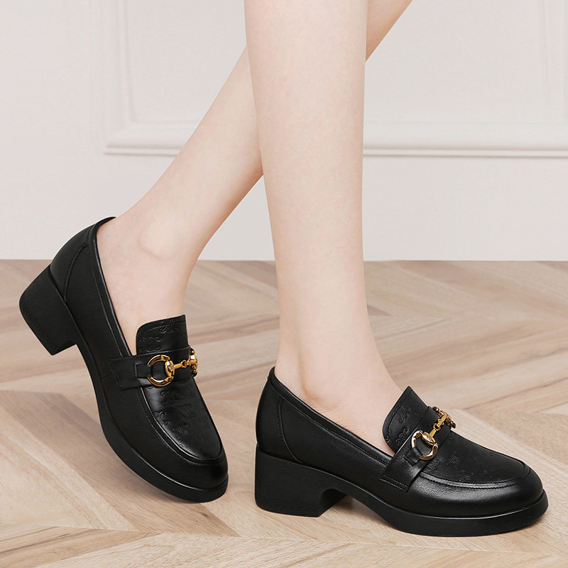Spring new women's shoes leather soft sole 2022 spring and autumn mother thick heel small leather shoes middle-aged and elderly middle-aged and high-heeled shoes
