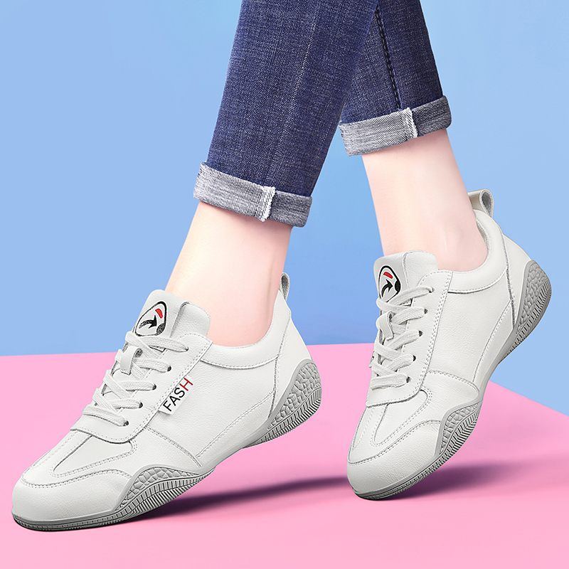 Genuine Leather White Sneakers for Women, 2026 New Spring and Summer Versatile Sports Shoes, Casual Flat Shoes, Driving Practice Soft-Soled Women's Shoes