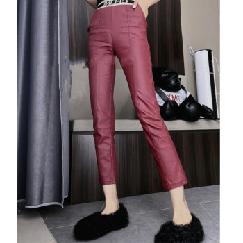 Elastic waist casual style nine-quarter pants with letter waist Elastic waist casual style nine-quarter pants with letter waist