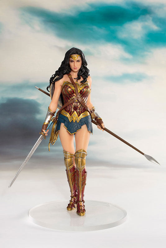 Wonder Woman Figurine 2