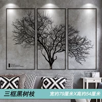 Три -рамные черные ветви