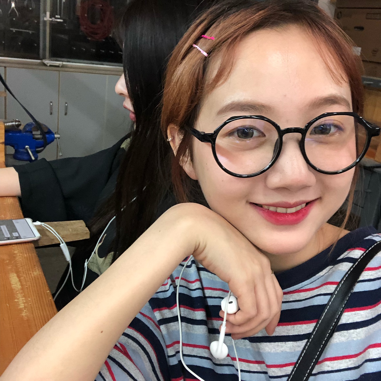 Jin Hyunya student net red with the same black round frame glasses women's small frame round flat glasses frame plain face men's tide