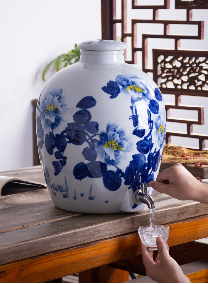 Mercifully jars wine bottle of blue and white porcelain of jingdezhen ceramics 20 jins 30 jins of 50 pounds with leading wine wine jar jar