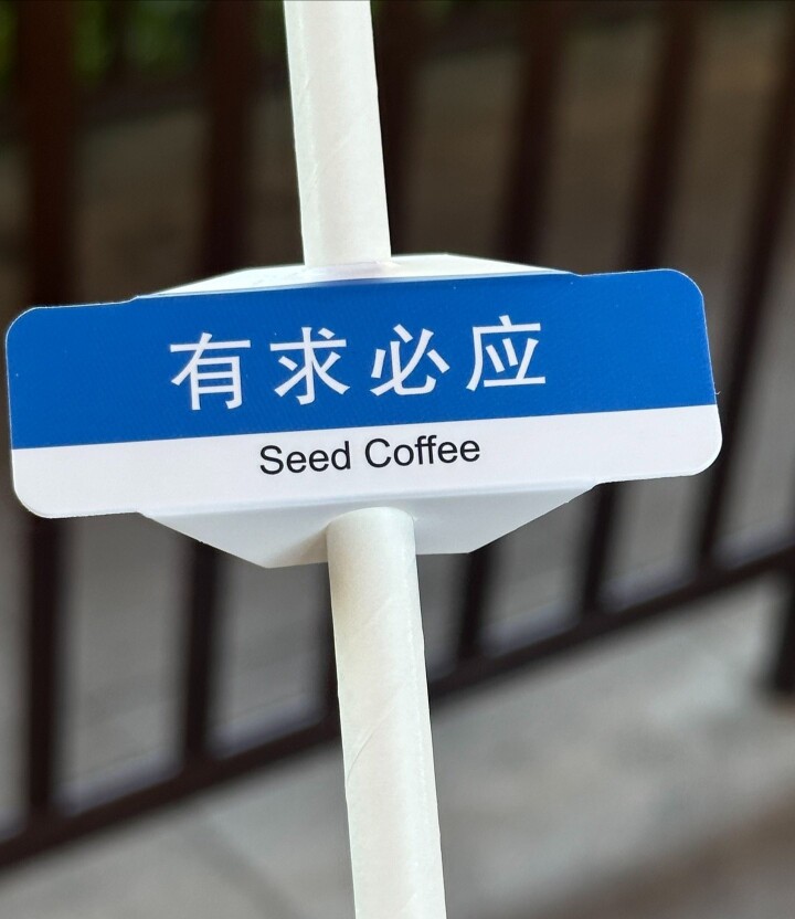 云卷美工设计的LOGO