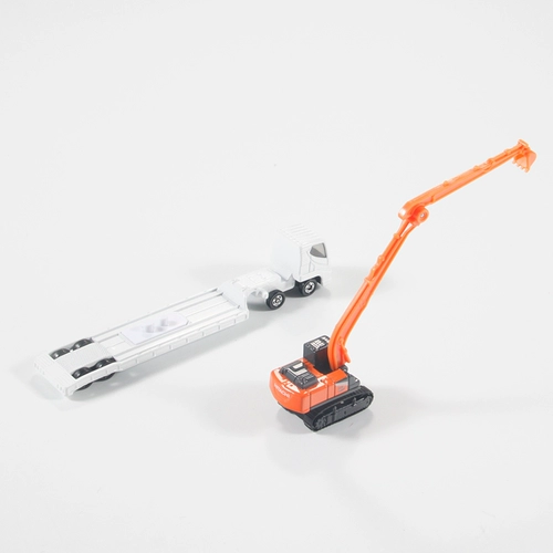 Автомобиль из имитационного сплава TOMY/Tomica, длинная секция № 143, Hitachi Construction Machinery Heavy Machinery Transport Truck 917694