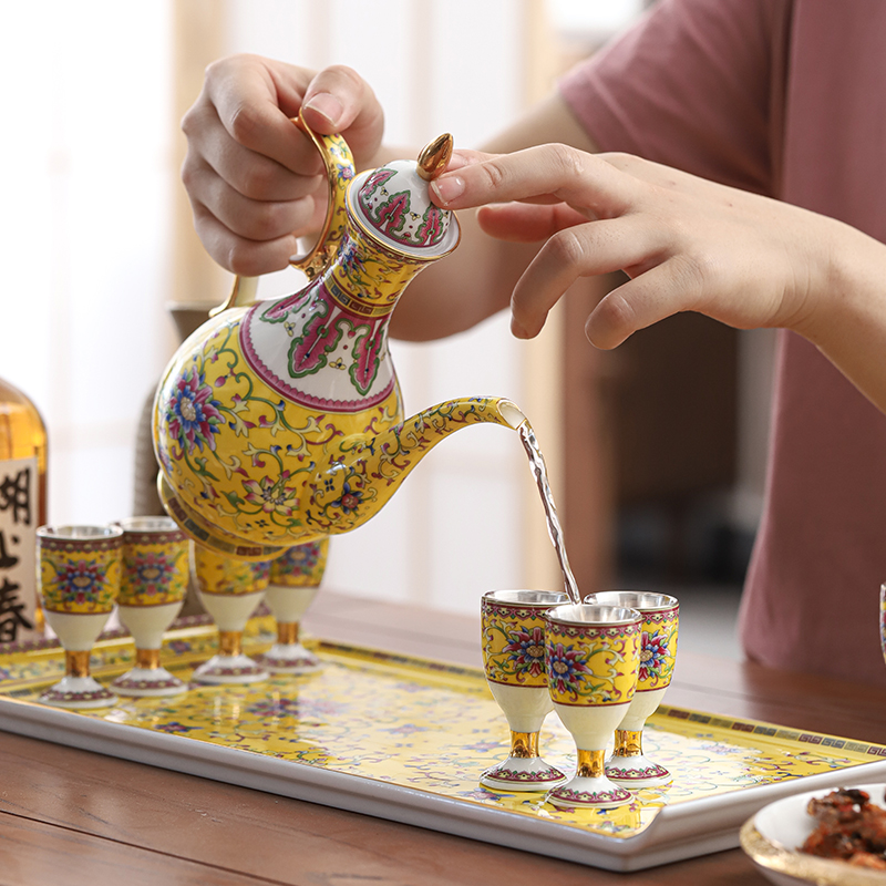 Silver colored enamel 999 palace huangfeng 12 head coppering. As wine gift box set of jingdezhen hip flask high coppering. As Silver cup