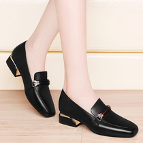 Small leather shoes British style retro square head womens shoes 2021 new low heel soft leather one pedal shoes soft bottom loafers