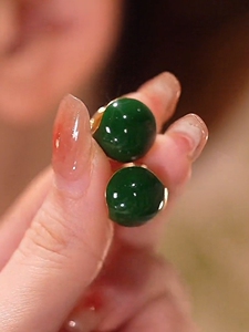 Outlet Discount Store Clearance Sale, Bargain Green Small Clasp Earrings, Women's Accessories