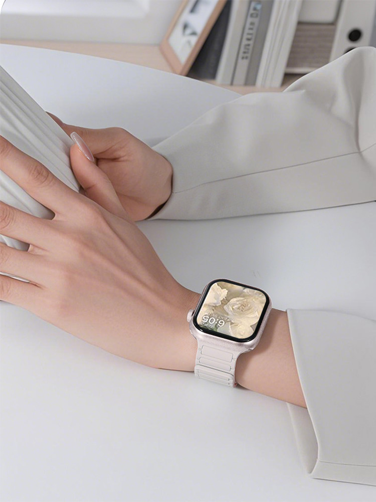 Celebrity-Style First Choice for S10 Apple Watch S11 Strap Iwatch10 Magnetic Silicone Applewatch9 Wristband S8 Women's Ultra Sports Men's Se Premium 7 New Model 6 Autumn and Winter