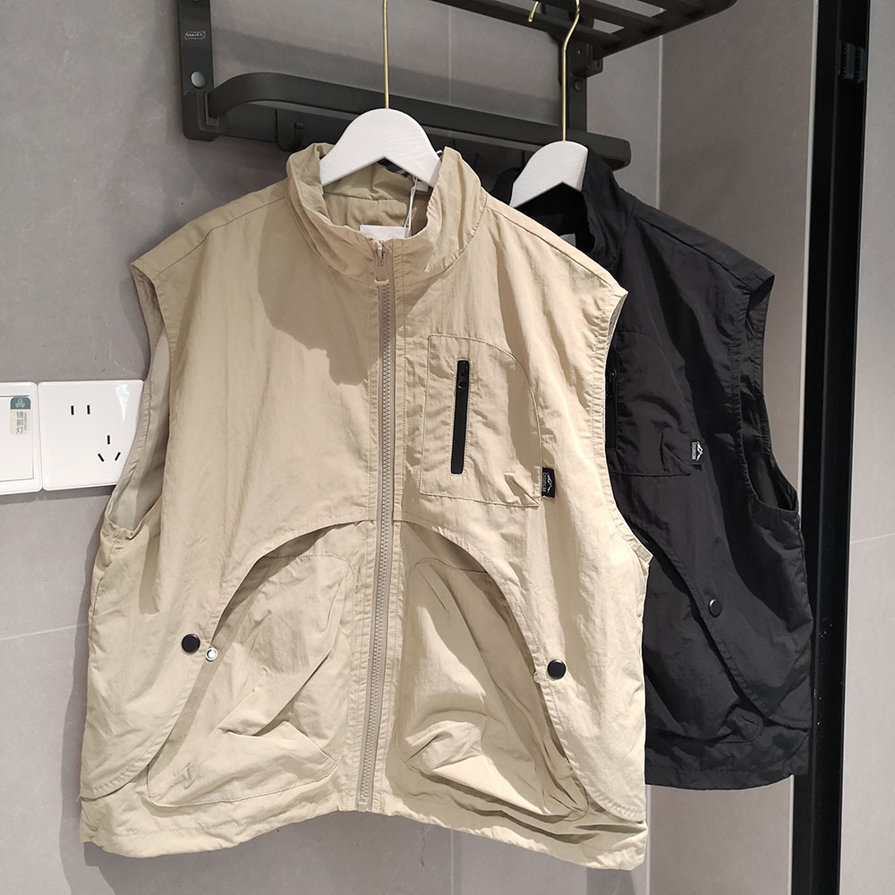 2025春と秋ハンサムな作業服ハンサムな小さなと大きな子供マウンテンシリーズノースリーブベスト男の子と女の子ベビーベストジャケットトレンディ