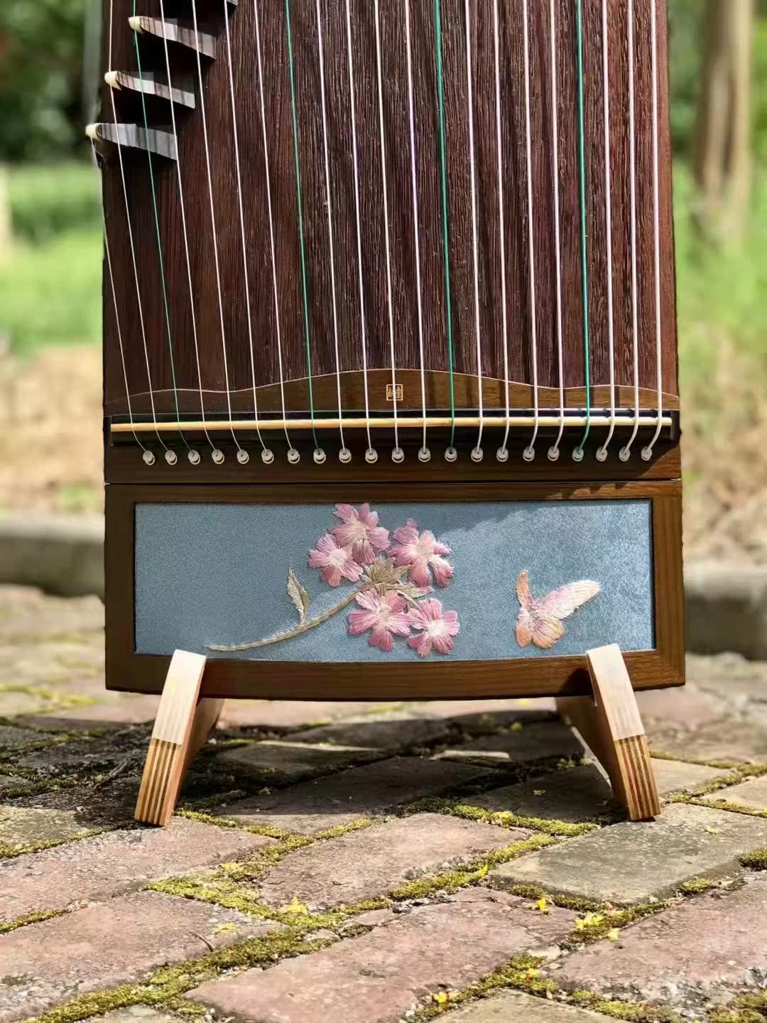 Golden Rhymes Guzheng Elk Roe Deer Wander Women's Red Wall Nostalguin Gold Rhymes with various models