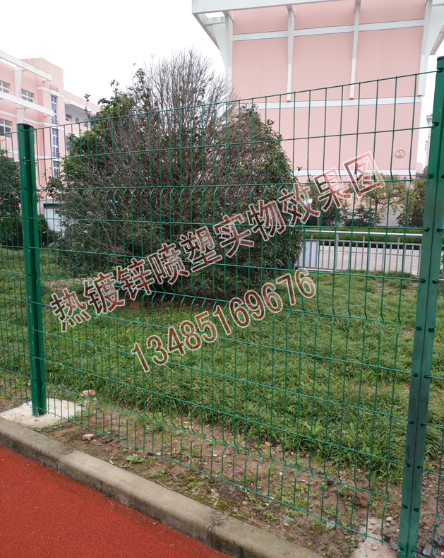 Yaotong Factory Hot-Dip Galvanized Wire Fence Fence Mesh Community Fencing Dutch Tennis Fence Mesh Peach-Shaped Column Guardrails