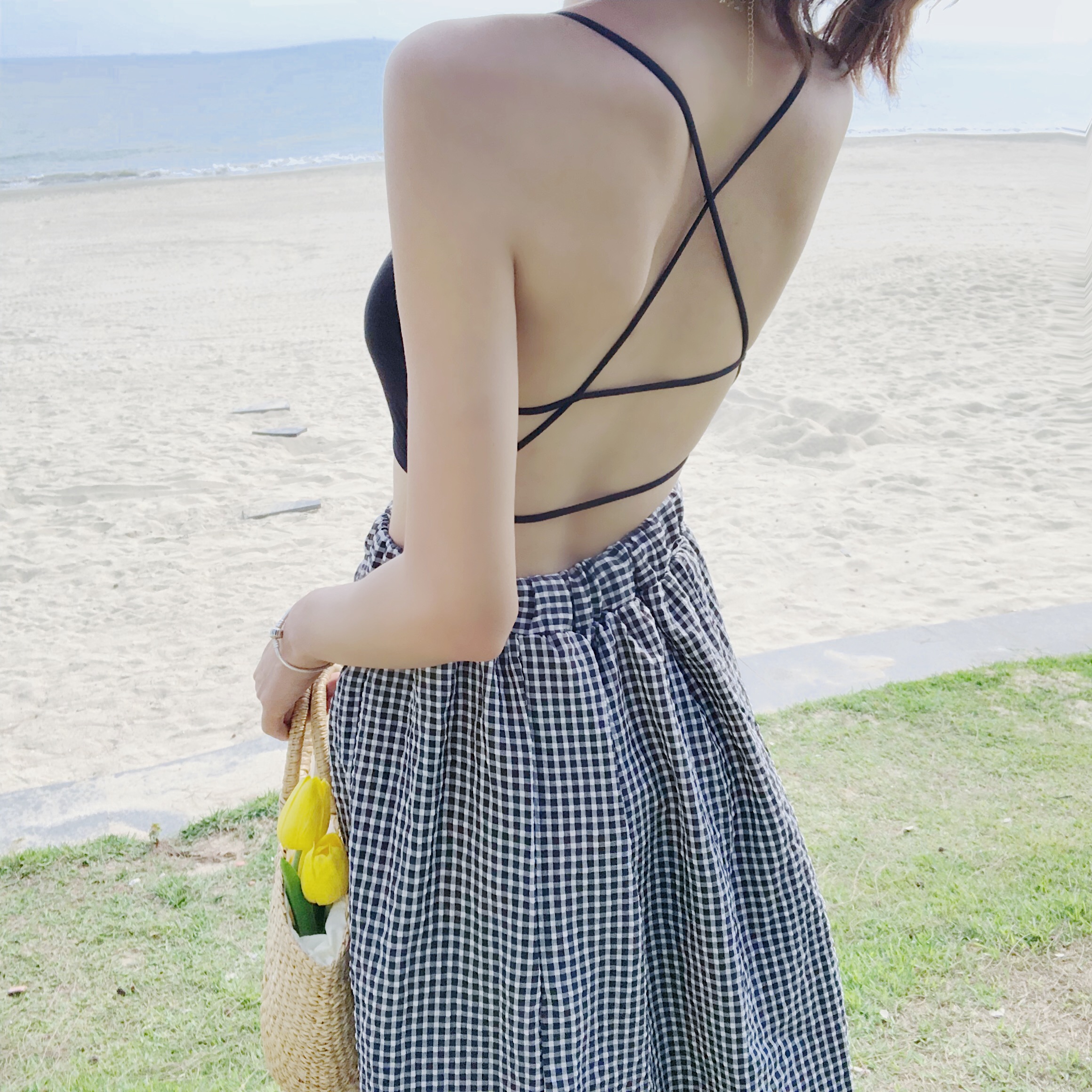 Sexy cross-beautiful wrapped chest with bottom hanging vest with steel-free circle, bra and chest mat