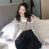 Flushing Han Style Chic Heart Lace Off-the-Shoulder Halter Hàng dệt kim Nữ mùa thu sọc mỏng tay dài hàng đầu áo thun Áo / áo thun