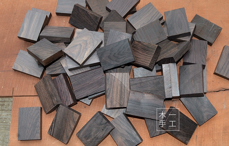 Gỗ đàn hương màu tím gỗ mun thương hiệu xử lý nhẹ hơn Ping Anzhen giấy đánh dấu tự làm thủ công gỗ gụ vật liệu nhỏ - Bật lửa
