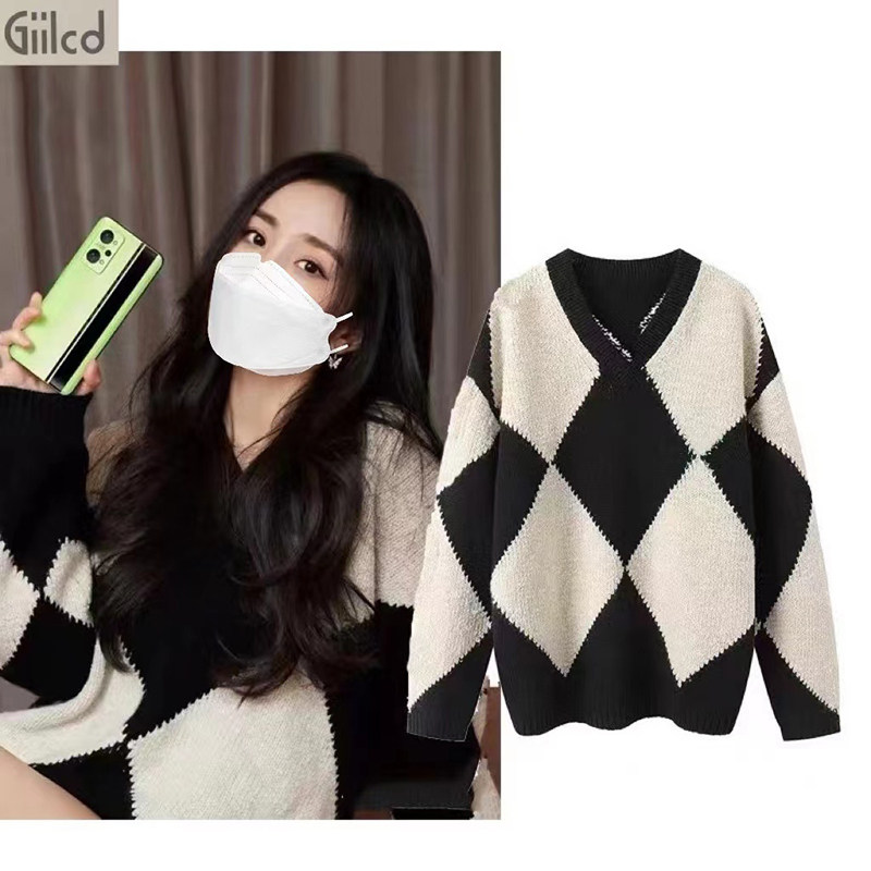 Yang Mi star same style rhombic cashmere black and white sweater women's 2022 autumn and winter V-neck stitching lazy wind style wear