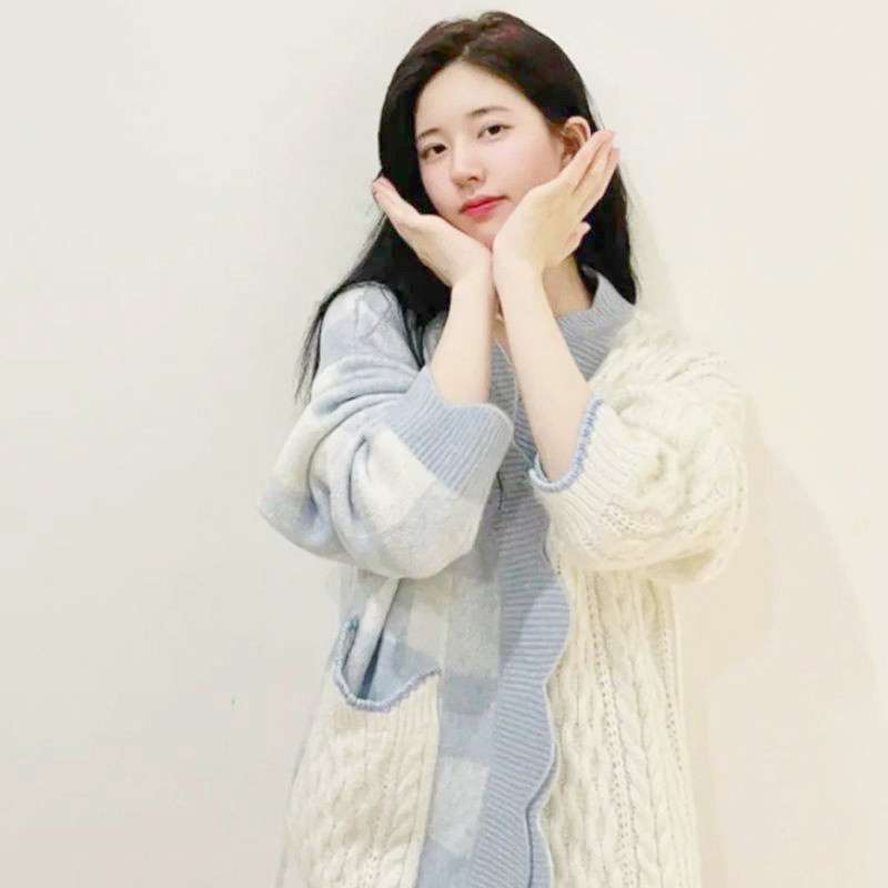 Zhao Luxi star sweater sweater 2022 autumn and winter soft glutinous v collar medium - long wool knitted coat