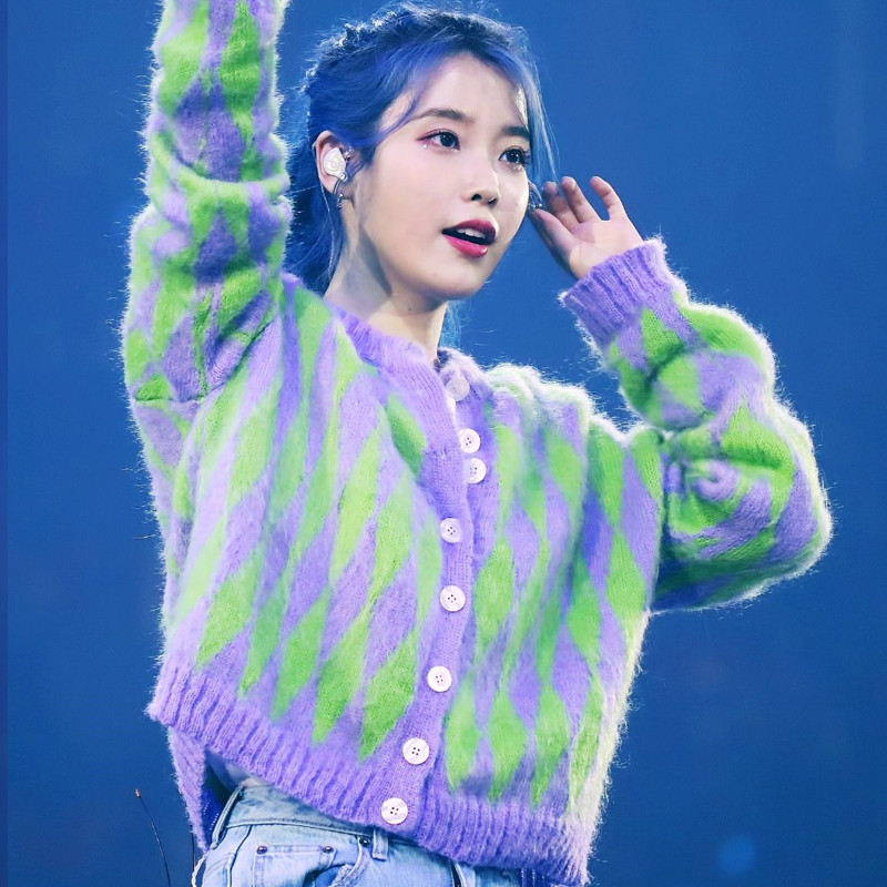 Li Zhien iu star with the same rhombus mink fleece sweater women's 2022 autumn and winter foreign style short knitted cardigan jacket